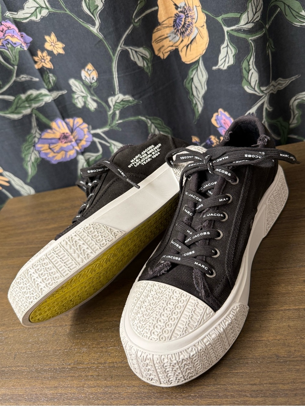 Marc Jacobs Black Canvas Low-Top Sneakers with